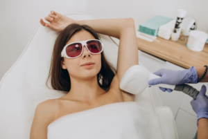 Epilation laser des aisselles à l'Eveil d'Essences